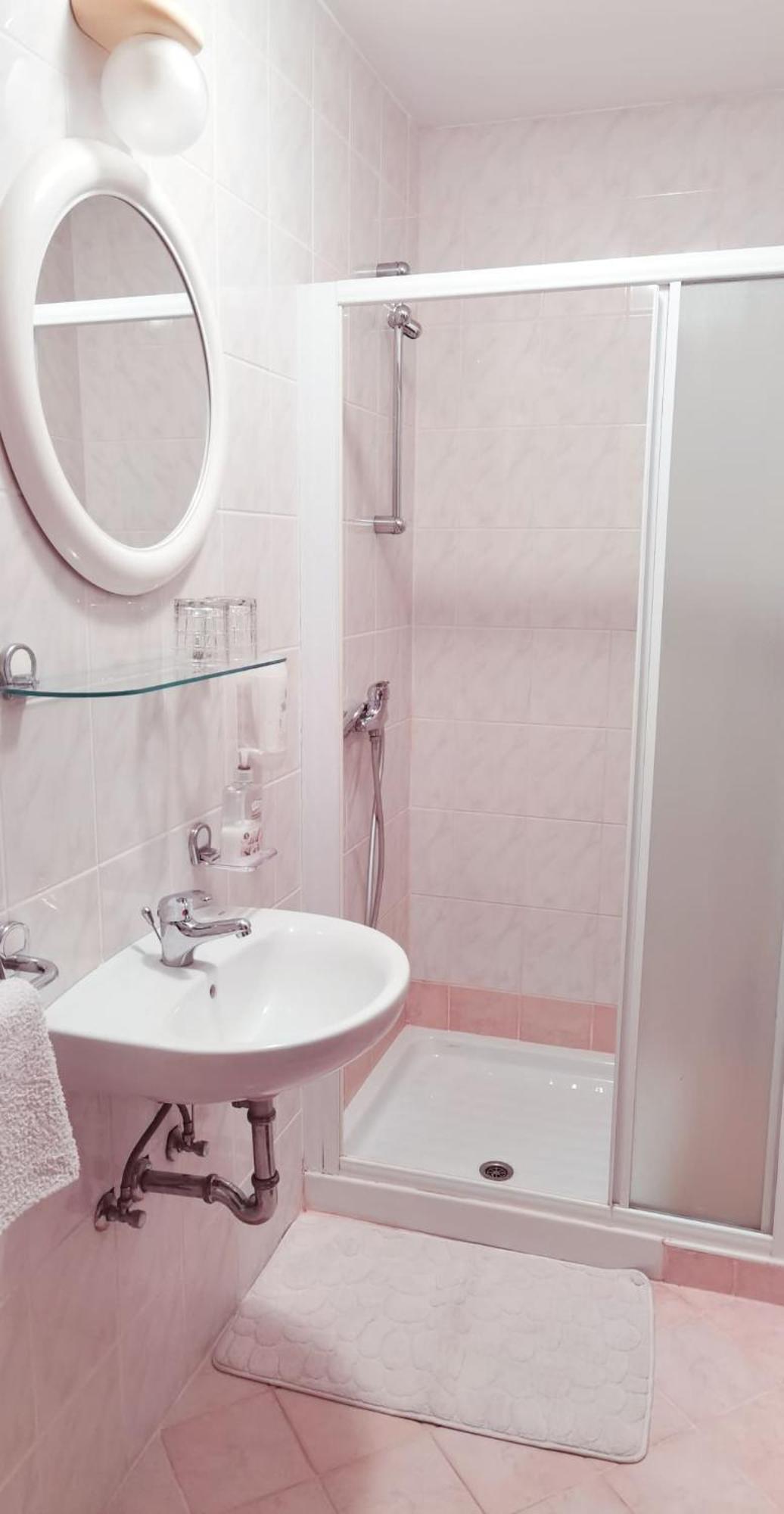 Hotel Gostisce Hedvika Kal-Koritnica Camera foto