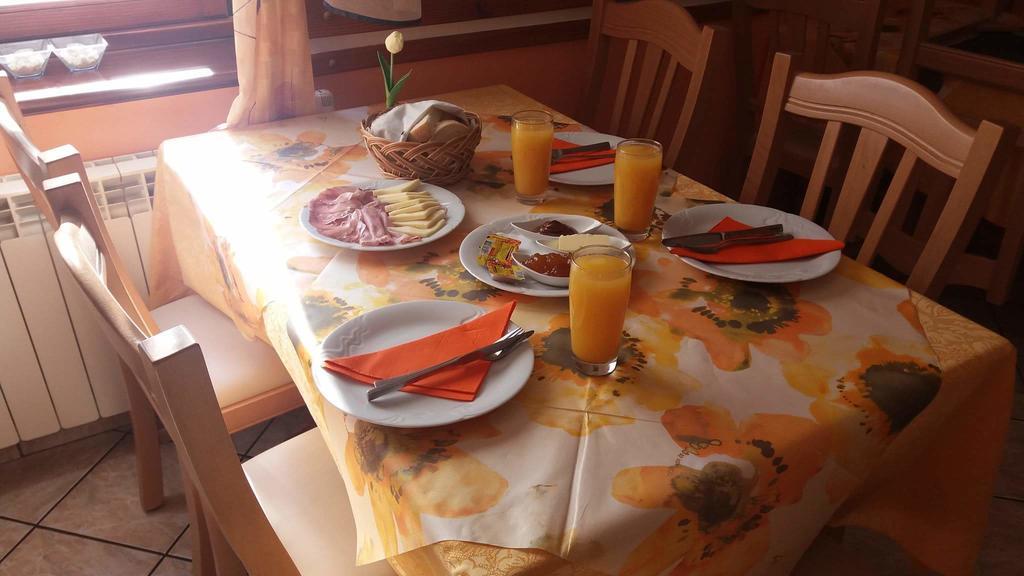 Hotel Gostisce Hedvika Kal-Koritnica Esterno foto